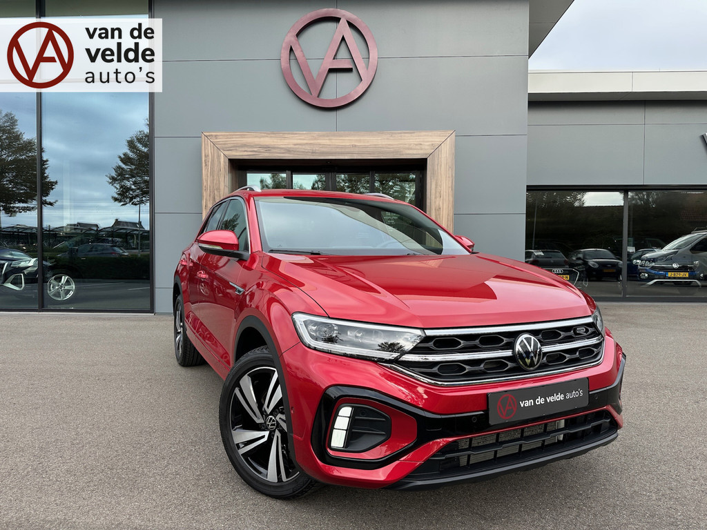 tweedehands Volkswagen T-Roc 1.5 TSI 150pk DSG R-Line | Camera | Keyless | Elek. Achterklep | Dode hoek | Rijklaar incl. 1 jaar Bovag garantie   – beschikbaar bij Van de Velde Auto’s