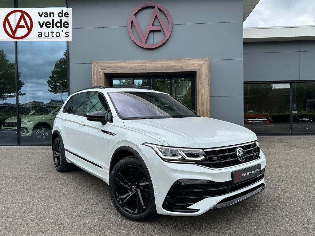 tweedehands Volkswagen Tiguan 1.5 TSI 150pk DSG R-Line Blackstyle | Panoramadak | Trekhaak | Rijklaar incl. 1 jaar Bovag garantie   – beschikbaar bij Van de Velde Auto’s