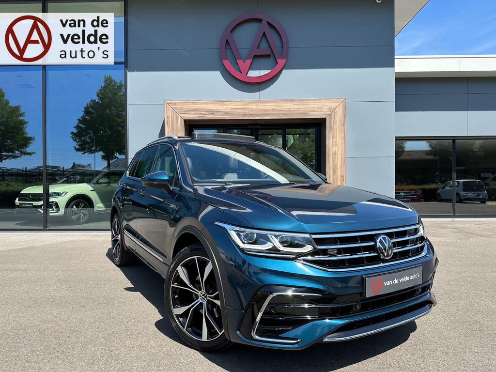 tweedehands Volkswagen Tiguan 1.5 TSI 150pk DSG R-Line | Trekhaak | Panoramadak | Led | Rijklaar incl. 1 jaar Bovag garantie   – beschikbaar bij Van de Velde Auto’s