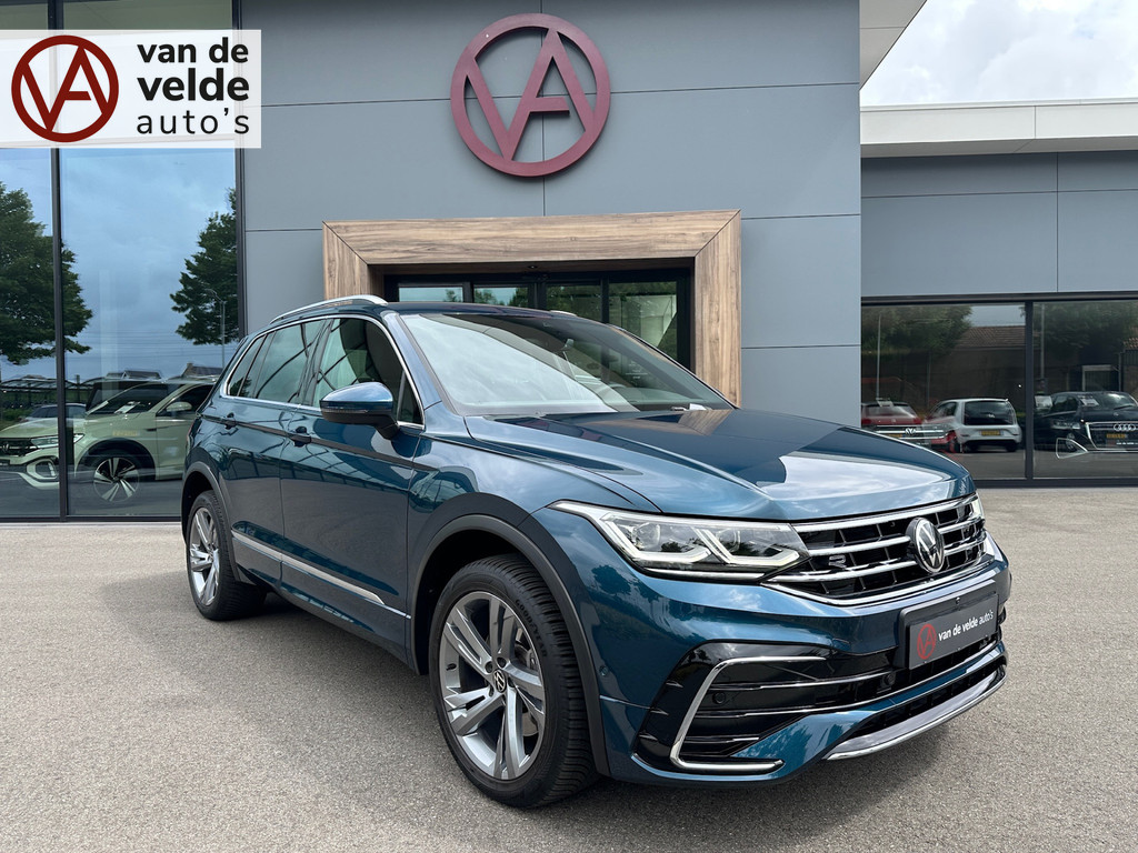 tweedehands Volkswagen Tiguan 1.4 TSI eHybrid R-Line | 360 Camera | Dode hoek | Elek. Achterklep | Rijklaar incl. garantie   – beschikbaar bij Van de Velde Auto’s