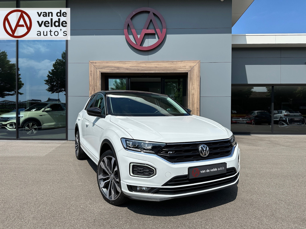 tweedehands Volkswagen T-Roc 1.5 TSI 150pk DSG R-line | 19 inch | Led | Trekhaak | Virtual cockpit | Carplay | Rijklaar incl. 1 jaar Bovag garantie   – beschikbaar bij Van de Velde Auto’s