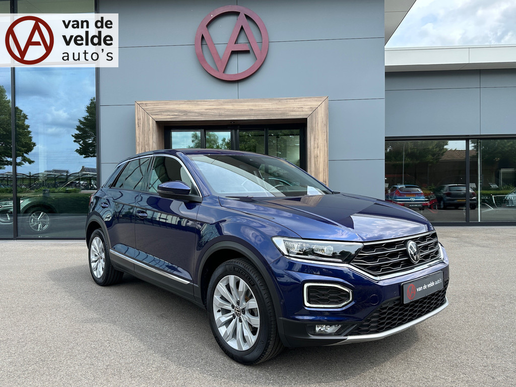 tweedehands Volkswagen T-Roc 1.5 TSI 150pk Sport | Trekhaak | Carplay | Led | Dode hoek | Elek. Achterklep | Rijklaar incl. 1 jaar Bovag garantie   – beschikbaar bij Van de Velde Auto’s