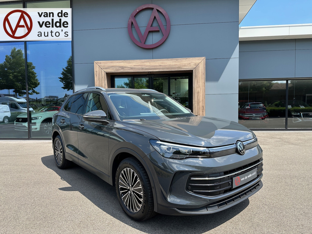 tweedehands Volkswagen Tiguan 1.5 eTSI Life | Trekhaak | Camera | Trekhaak | Dode hoek | Rijklaar incl. garantie   – beschikbaar bij Van de Velde Auto’s