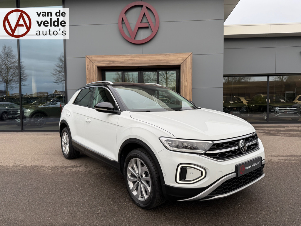 tweedehands Volkswagen T-Roc 1.5 TSI 150pk DSG Style | Camera | Navi | Adapt. Cruise | IQ light | Rijklaar incl. garantie   – beschikbaar bij Van de Velde Auto’s