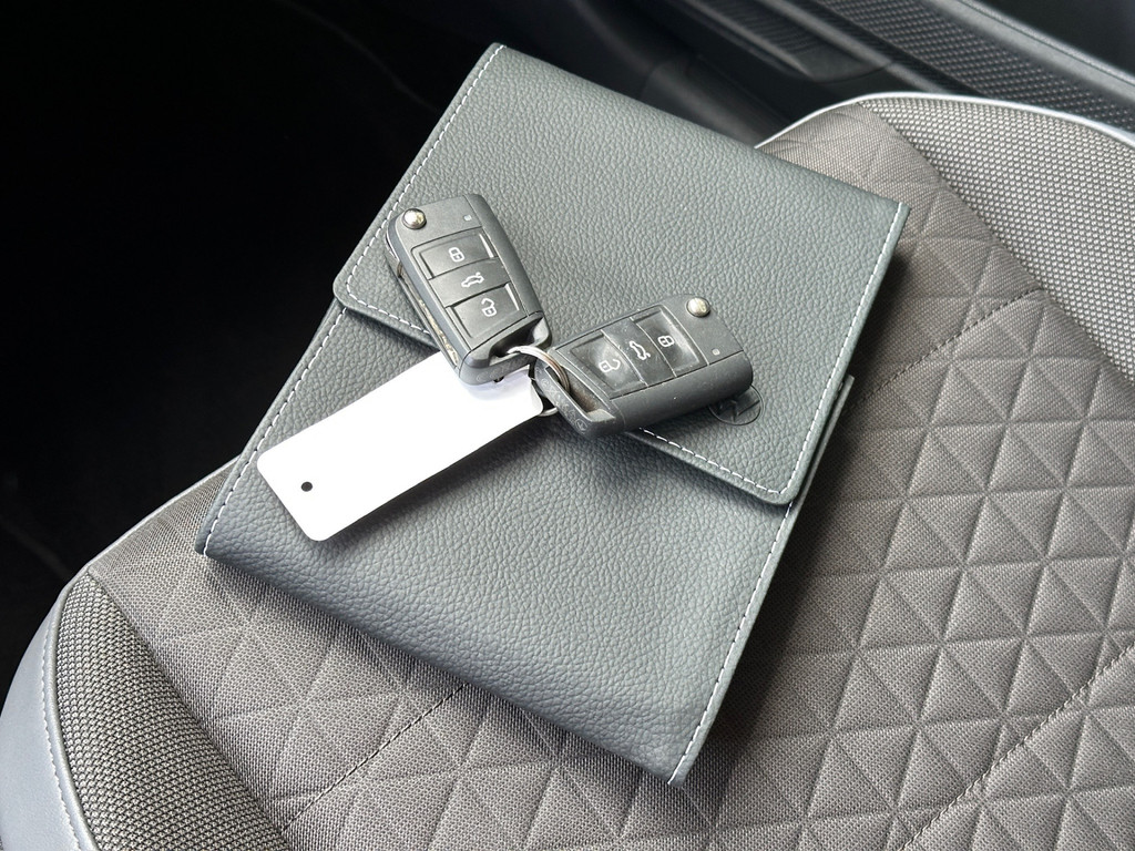 tweedehands Volkswagen T-Cross 1.0 TSI 111pk DSG Style | Camera | Adapt. Cruise | Carplay | Rijklaar incl. 1 jaar Bovag garantie   – beschikbaar bij Van de Velde Auto’s