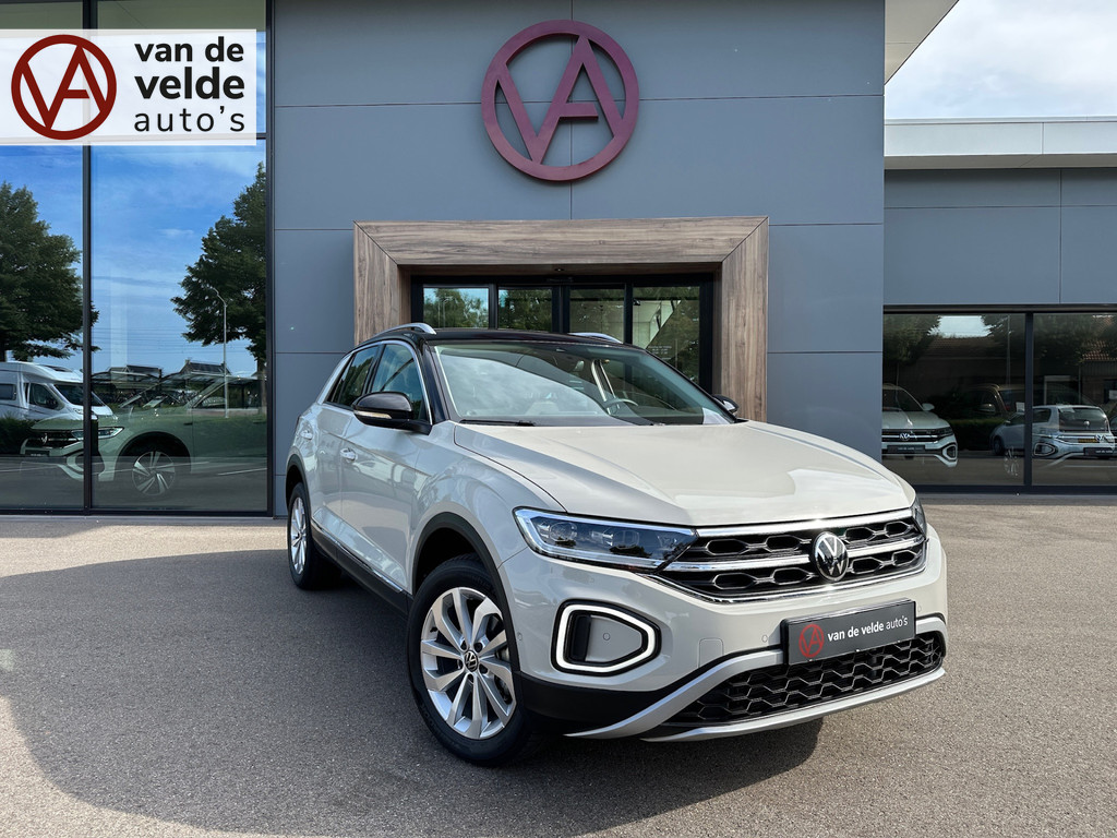 tweedehands Volkswagen T-Roc 1.5 TSI 150pk DSG Style | Camera | Dode hoek | Carplay | Keyless | Rijklaar incl. garantie   – beschikbaar bij Van de Velde Auto’s