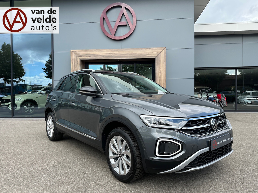tweedehands Volkswagen T-Roc 1.5 TSI 150pk DSG Style | Trekhaak | Navi | IQ light | Adapt. Cruise | Rijklaar incl. garantie   – beschikbaar bij Van de Velde Auto’s