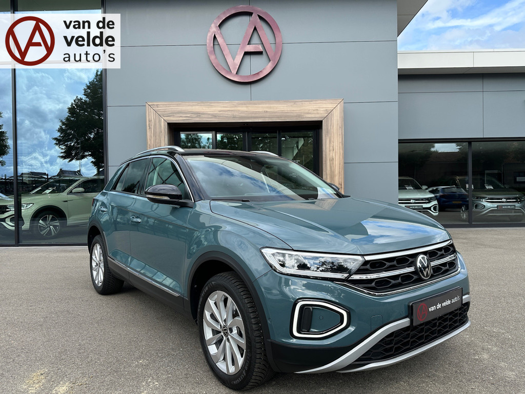 tweedehands Volkswagen T-Roc 1.5 TSI 150pk DSG Style | Trekhaak | Navi | IQ light | Adapt. Cruise | Rijklaar incl. garantie   – beschikbaar bij Van de Velde Auto’s
