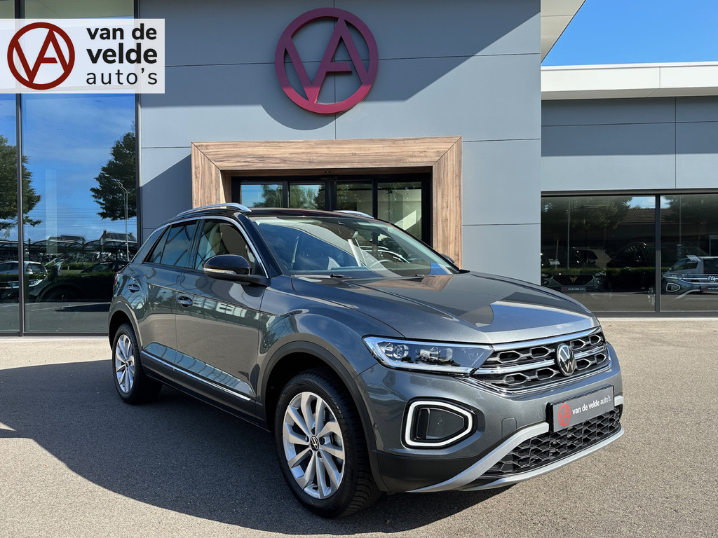 tweedehands Volkswagen T-Roc 1.5 TSI 150pk DSG Style | Trekhaak | Navi | IQ light | Adapt. Cruise | Rijklaar incl. garantie   – beschikbaar bij Van de Velde Auto’s