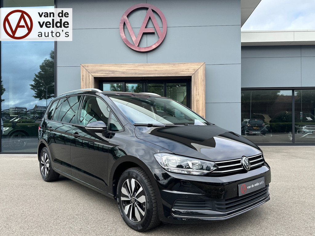 tweedehands Volkswagen Touran 1.5 TSI Comfortline 7-persoons | Keyless | Navi | Camera | Dode hoek | Rijklaar incl. garantie   – beschikbaar bij Van de Velde Auto’s