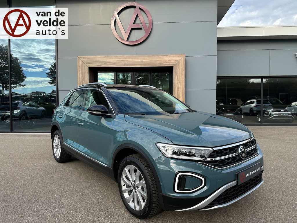 tweedehands Volkswagen T-Roc 1.5 TSI 150pk DSG Style | Trekhaak | Navi | IQ light | Adapt. Cruise | Rijklaar incl. garantie   – beschikbaar bij Van de Velde Auto’s