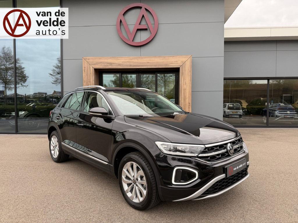 tweedehands Volkswagen T-Roc 1.5 TSI 150pk DSG Style | Dode hoek | Camera | Keyless | Elek. Achterklep | Rijklaar incl. garantie   – beschikbaar bij Van de Velde Auto’s