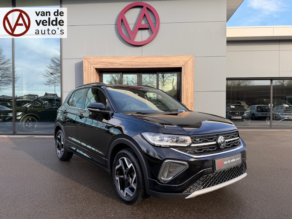 tweedehands Volkswagen T-Cross 1.5 TSI 150pk DSG R-Line | Camera | Trekhaak | Navi | IQ light | Rijklaar incl. garantie   – beschikbaar bij Van de Velde Auto’s