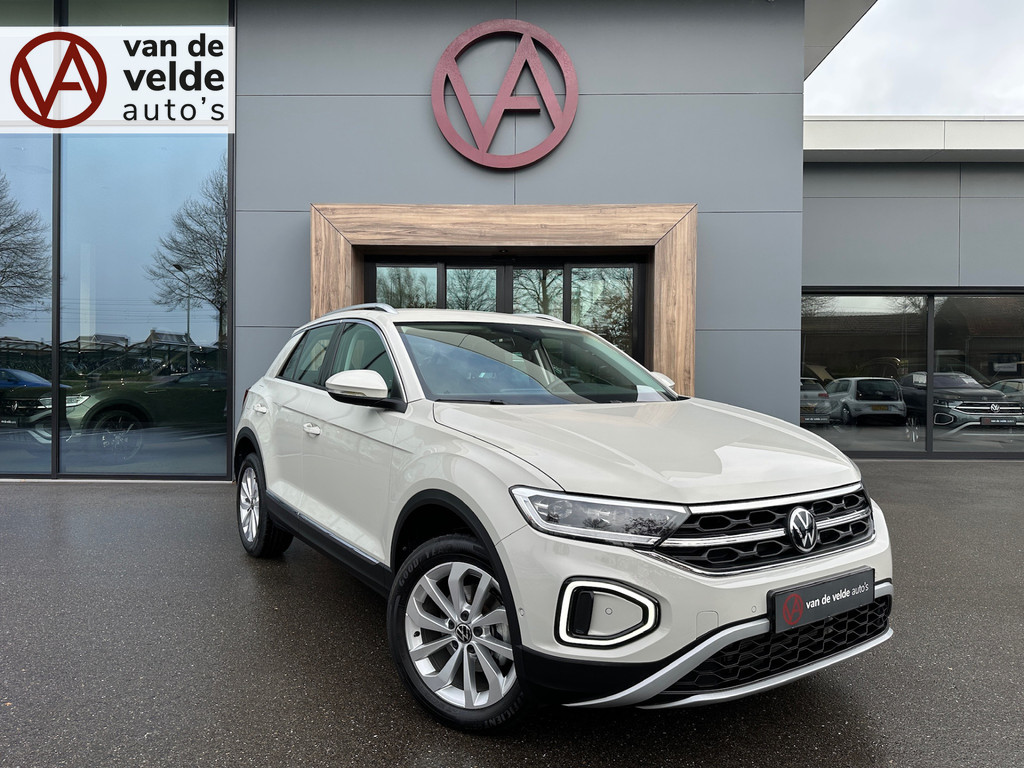 tweedehands Volkswagen T-Roc 1.5 TSI 150pk DSG Style Carplay | Camera | Keyless | Elek. Achterklep | Rijklaar incl. garantie   – beschikbaar bij Van de Velde Auto’s