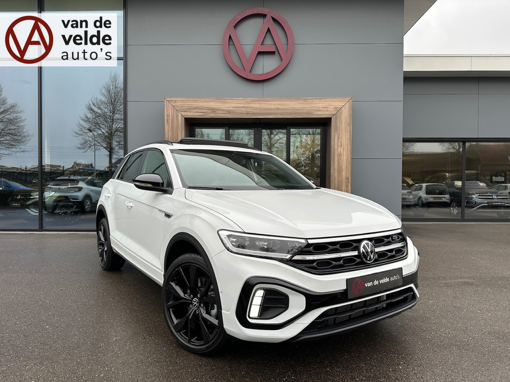 tweedehands Volkswagen T-Roc 1.5 TSI R-Line | Black style | Panoramadak | 19 inch | Camera | Keyless | Dode hoek | Rijklaar incl. garantie   – beschikbaar bij Van de Velde Auto’s