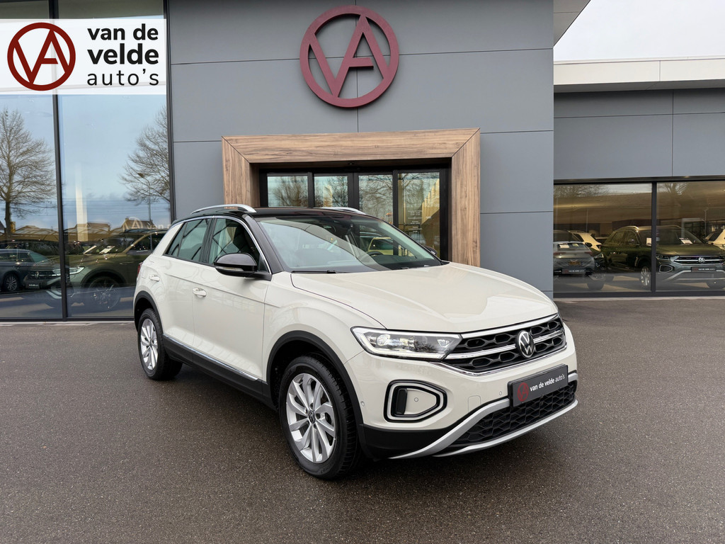 tweedehands Volkswagen T-Roc 1.5 TSI 150pk DSG Style Carplay | Camera | Keyless | Elek. Achterklep | Rijklaar incl. garantie   – beschikbaar bij Van de Velde Auto’s