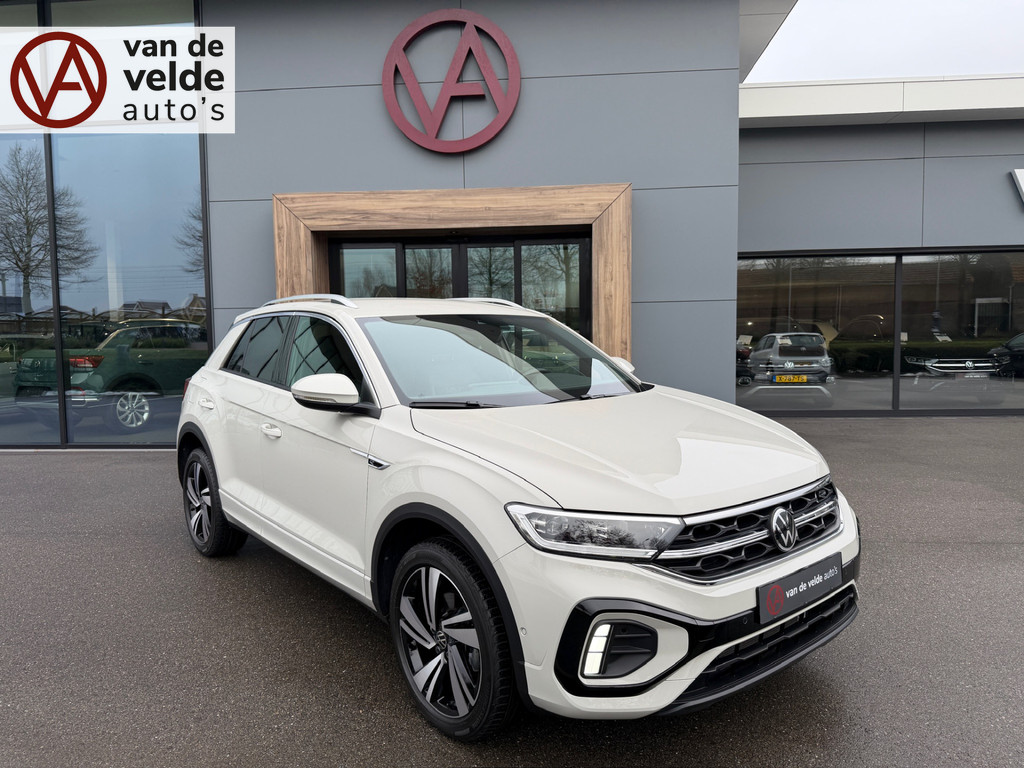 tweedehands Volkswagen T-Roc 1.5 TSI 150pk DSG R-Line | Camera | Keyless | Elek. Achterklep | Dode hoek | Rijklaar incl. 1 jaar Bovag garantie   – beschikbaar bij Van de Velde Auto’s