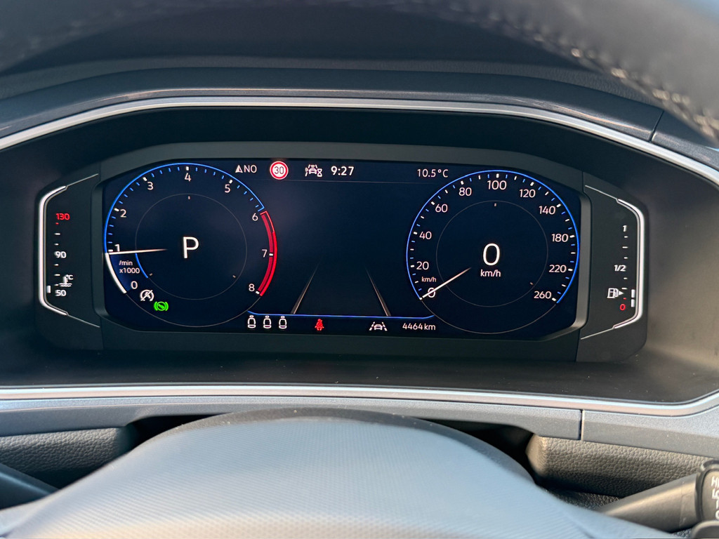 tweedehands Volkswagen T-Roc 1.5 TSI 150pk DSG Style | Navigatie | Standkachel | Camera | Elek. Achterklep | Dode hoek | 4-Season banden | Rijklaar incl. gar   – beschikbaar bij Van de Velde Auto’s