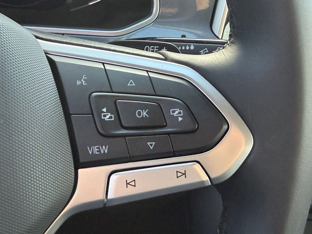 tweedehands Volkswagen T-Roc 1.5 TSI 150pk DSG Style | Navigatie | Standkachel | Camera | Elek. Achterklep | Dode hoek | 4-Season banden | Rijklaar incl. gar   – beschikbaar bij Van de Velde Auto’s