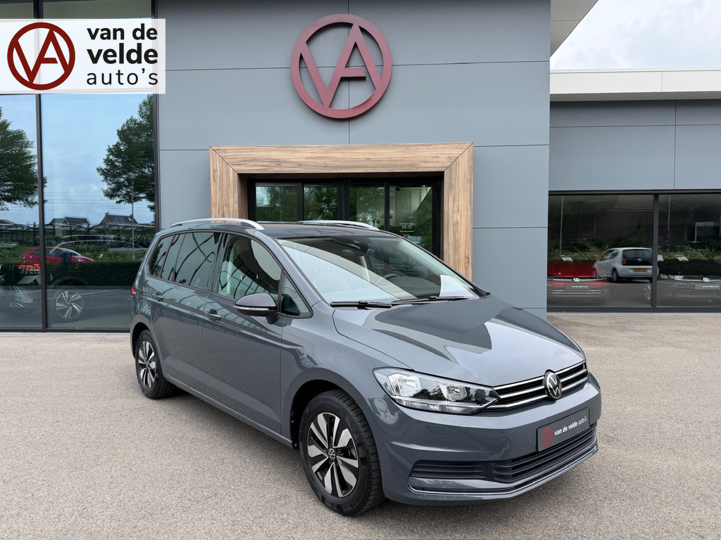 tweedehands Volkswagen Touran 1.5 TSI 150pk Comfortline GOAL 7-persoons | Camera | Elek. klep | Navi | Rijklaar incl. garantie   – beschikbaar bij Van de Velde Auto’s