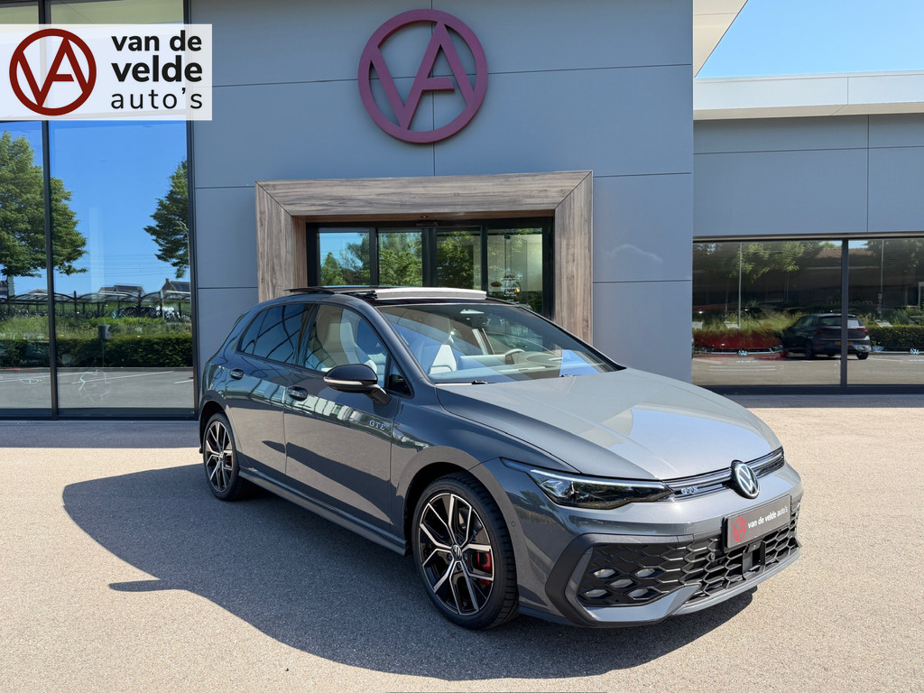 tweedehands Volkswagen Golf 1.5 eHybrid 272pk GTE | Panoramadak | Leder | 360 Camera | Head Up | Led Mistlampen | Rijklaar incl. garantie   – beschikbaar bij Van de Velde Auto’s