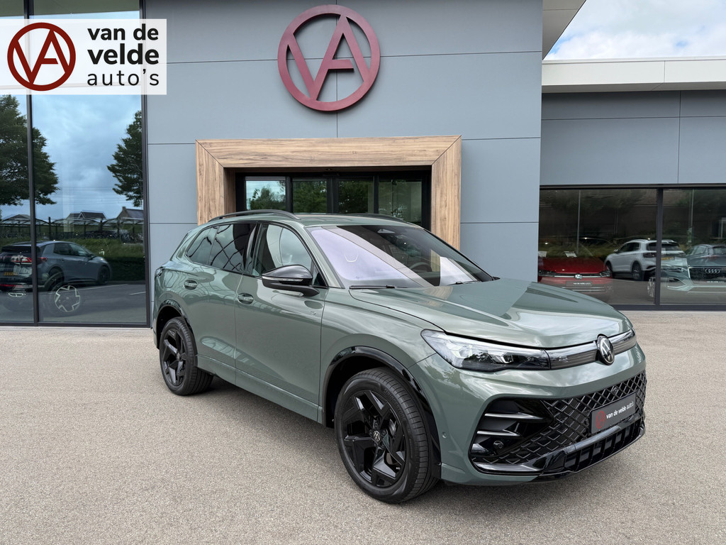 tweedehands Volkswagen Tiguan 1.5 eHybrid R-Line | Black line | 360 Camera | Trekhaak | Dode hoek | IQ light | Elek. klep | Rijklaar incl. garantie   – beschikbaar bij Van de Velde Auto’s