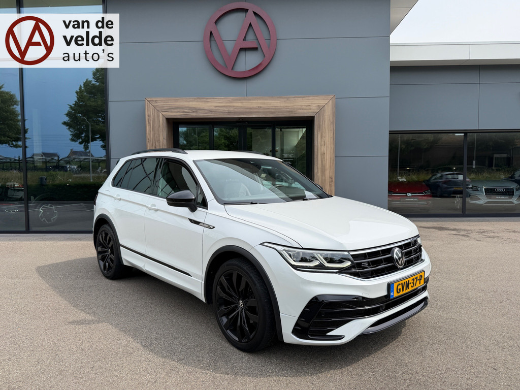 tweedehands Volkswagen Tiguan 1.5 TSI 150pk DSG R-Line | Trekhaak | Camera | Carplay | 20 Inch | Elek. Achterklep | Rijklaar incl. garantie   – beschikbaar bij Van de Velde Auto’s