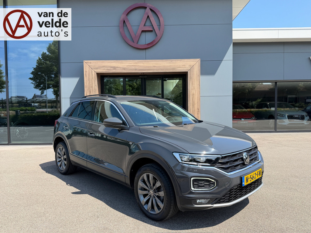 tweedehands Volkswagen T-Roc 1.5 TSI 150PK DSG Style | Camera | Trekhaak | Navi | Carplay | Adap. Cruise | Rijklaar incl. garantie   – beschikbaar bij Van de Velde Auto’s