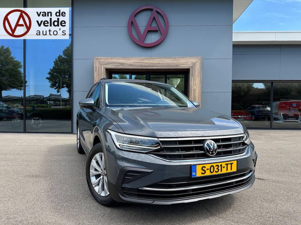 tweedehands Volkswagen Tiguan 1.5 TSI 150pk DSG Life | Camera | Trekhaak | Navi | Carplay | Rijklaar incl. garantie   – beschikbaar bij Van de Velde Auto’s