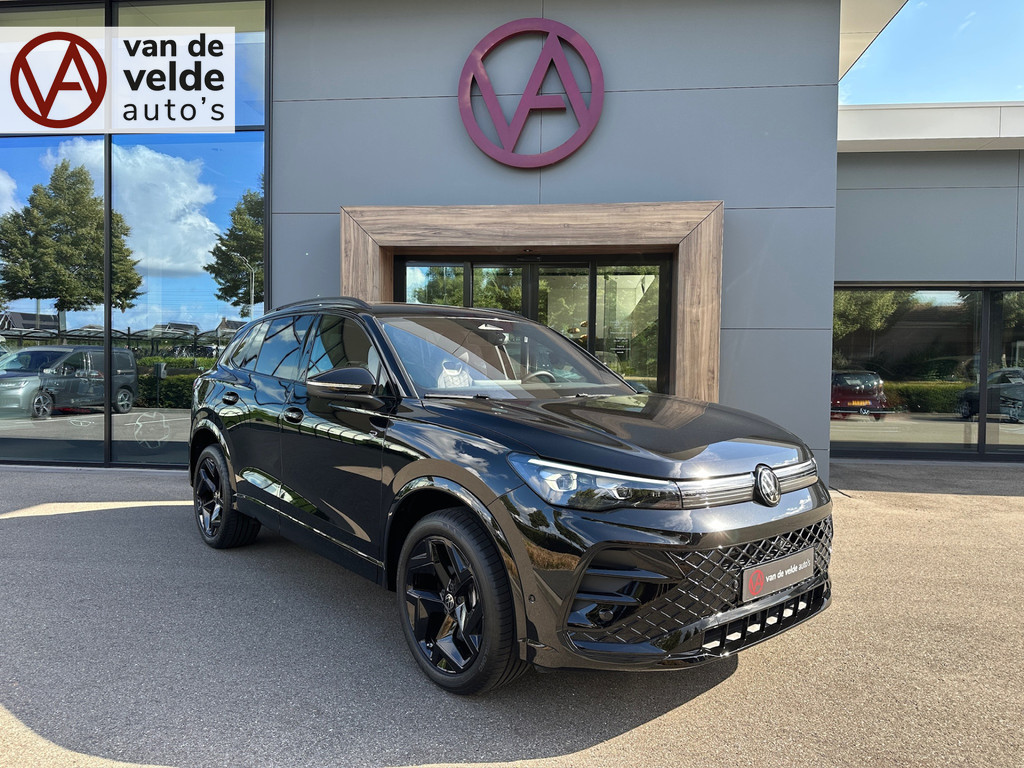 tweedehands Volkswagen Tiguan 1.5 eHybrid R-Line | Black line | 360 Camera | Trekhaak | Dode hoek | IQ light | Elek. klep | Rijklaar incl. garantie   – beschikbaar bij Van de Velde Auto’s