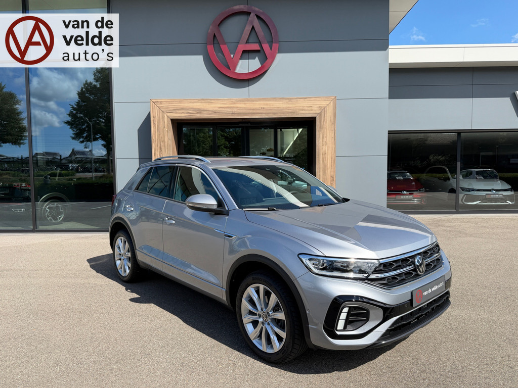 tweedehands Volkswagen T-Roc 1.5 TSI 150pk DSG R-Line | Camera | Keyless | Elek. Achterklep | Dode hoek | Rijklaar incl. 1 jaar Bovag garantie   – beschikbaar bij Van de Velde Auto’s