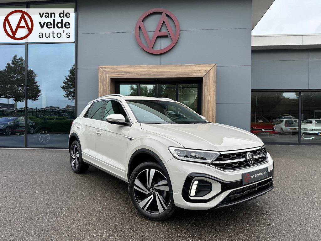 tweedehands Volkswagen T-Roc 1.5 TSI 150pk DSG R-Line | Camera | Keyless | Elek. Achterklep | Dode hoek | Rijklaar incl. 1 jaar Bovag garantie   – beschikbaar bij Van de Velde Auto’s